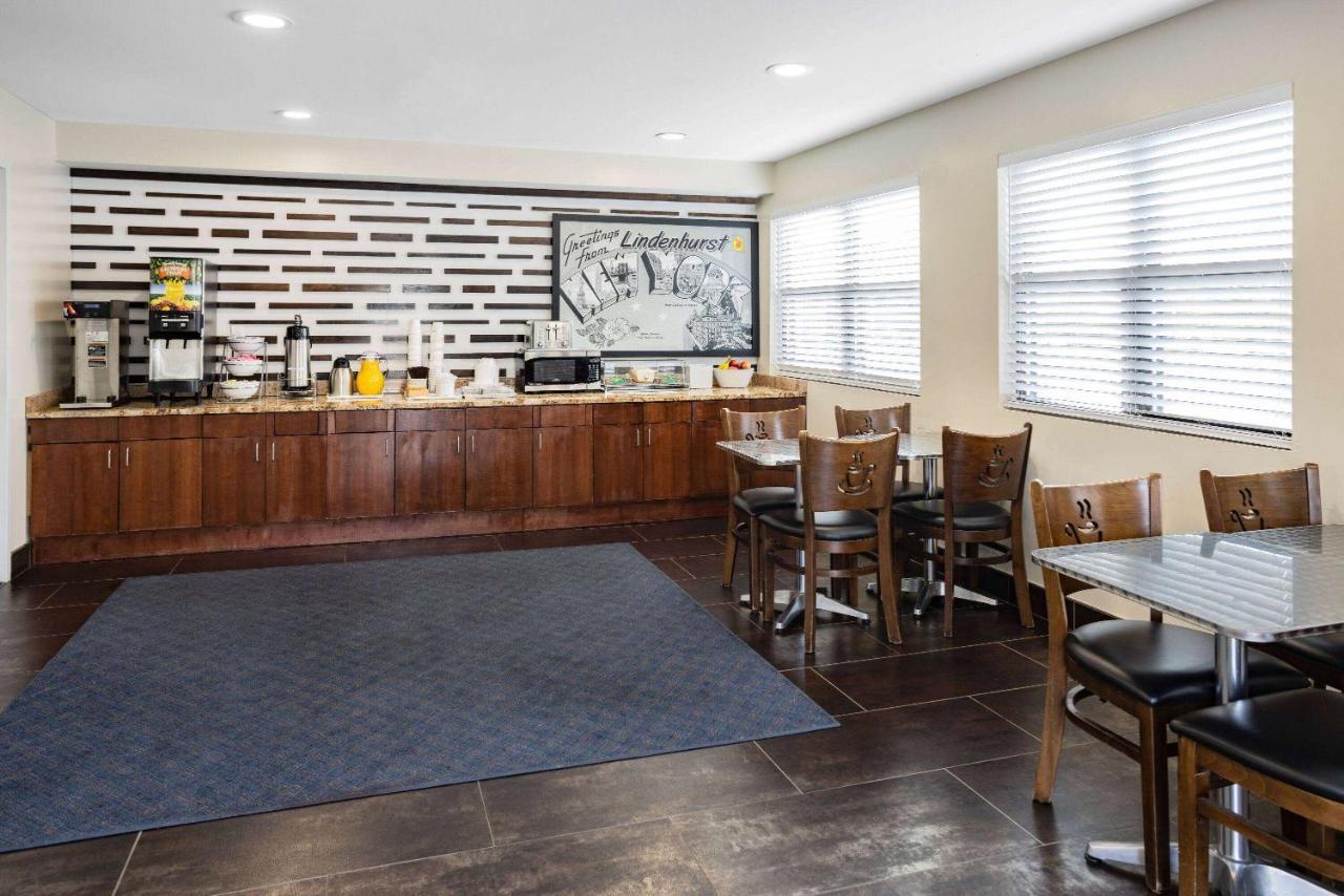 Super 8 By Wyndham Lindenhurst Exterior foto
